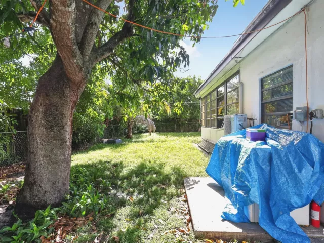 Продажа дома по адресу 5845 ARTHUR Street - фото 9272563