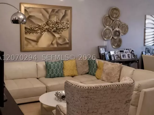 Продажа дома по адресу 426 NE 194th Ter - фото 9274766