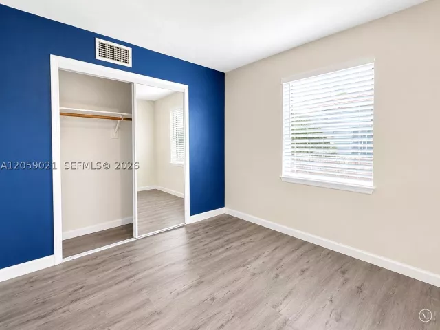 Продажа дома по адресу 1791 SW 14th St - фото 9376010