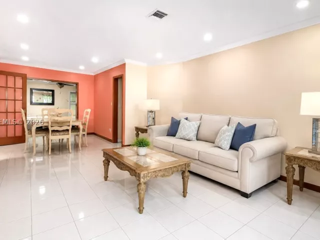 Продажа дома по адресу 1791 SW 14th St - фото 9376013