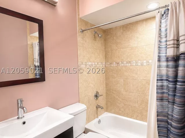 Продажа дома по адресу 1791 SW 14th St - фото 9376014