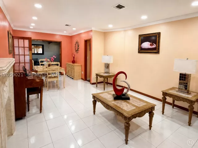 Продажа дома по адресу 1791 SW 14th St - фото 9376019