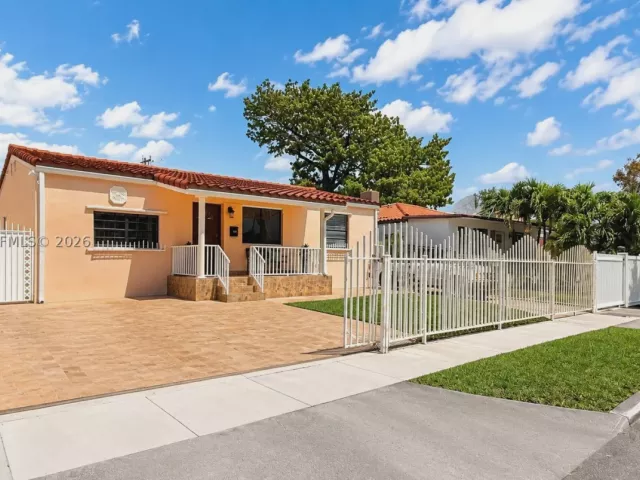 Продажа дома по адресу 1791 SW 14th St - фото 9376002
