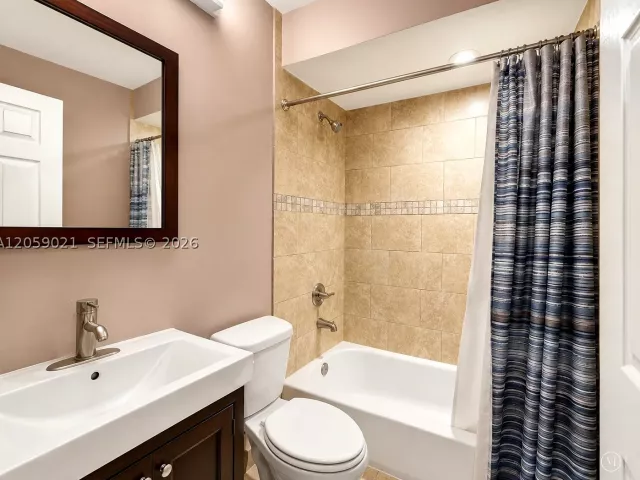 Продажа дома по адресу 1791 SW 14th St - фото 9376022