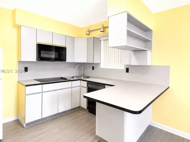 Продажа дома по адресу 1791 SW 14th St - фото 9376028