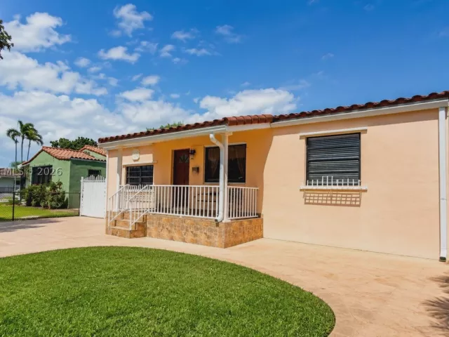 Продажа дома по адресу 1791 SW 14th St - фото 9376003