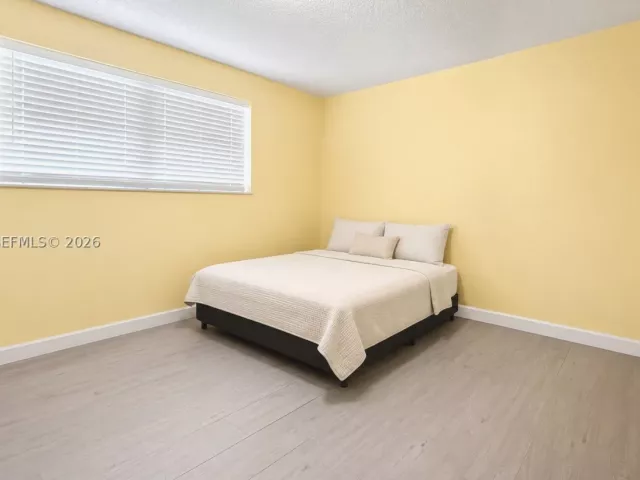 Продажа дома по адресу 1791 SW 14th St - фото 9376031