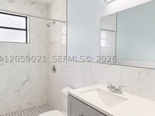 Продажа дома по адресу 1791 SW 14th St - фото 9376034