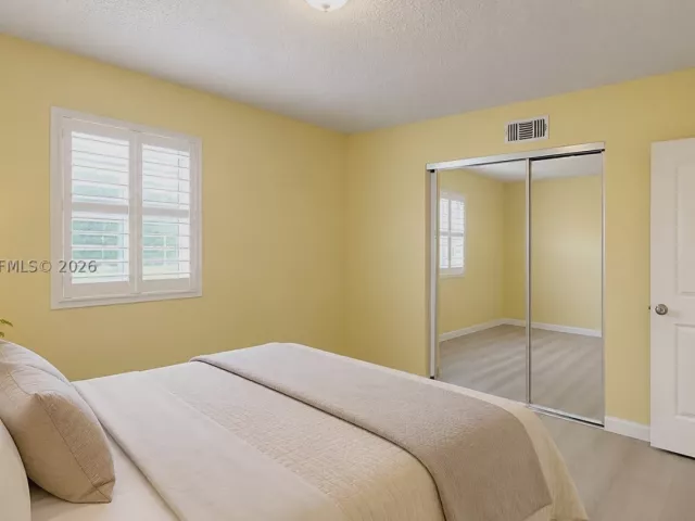 Продажа дома по адресу 1791 SW 14th St - фото 9376037