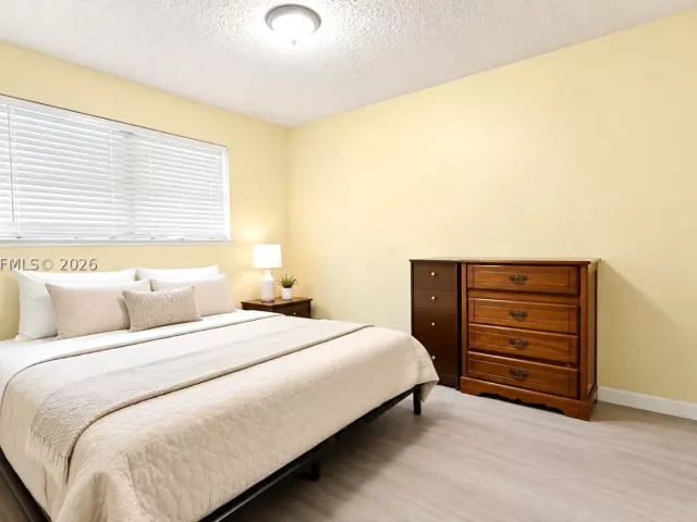 Продажа дома по адресу 1791 SW 14th St - фото 9376038