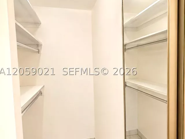 Продажа дома по адресу 1791 SW 14th St - фото 9376039
