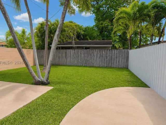 Продажа дома по адресу 1791 SW 14th St - фото 9376045