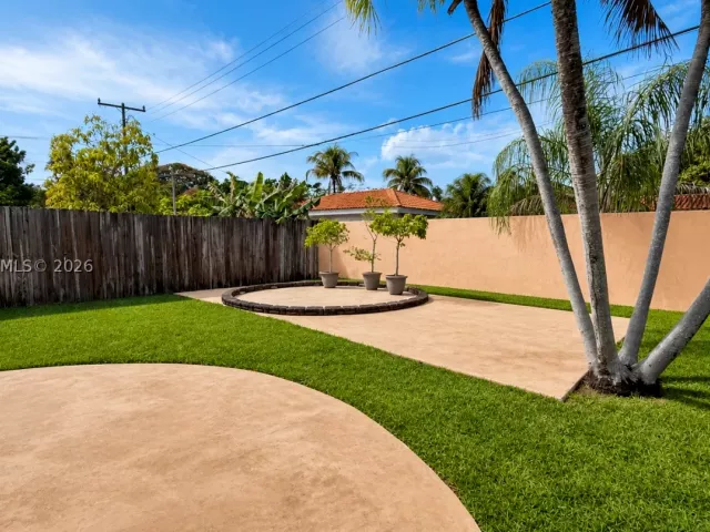 Продажа дома по адресу 1791 SW 14th St - фото 9376047