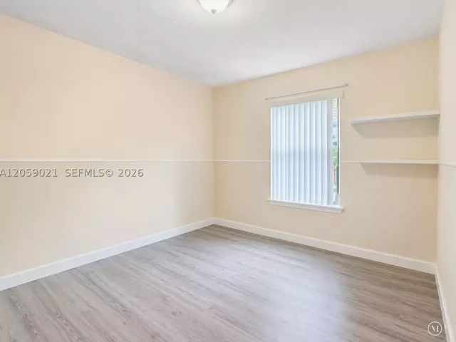 Продажа дома по адресу 1791 SW 14th St - фото 9376005