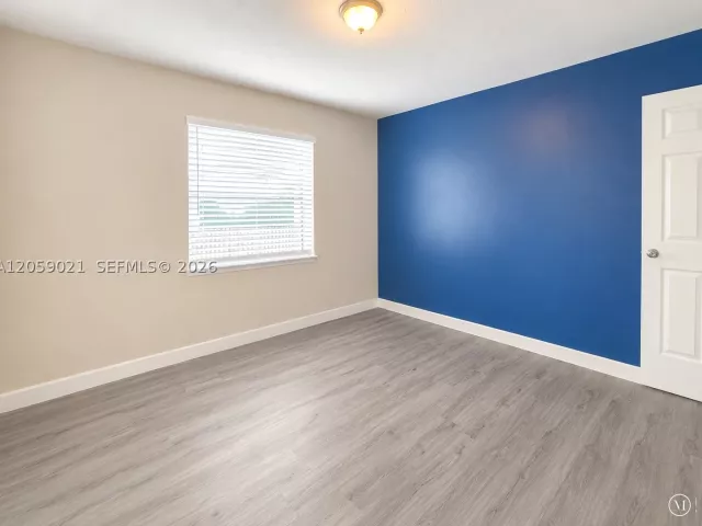 Продажа дома по адресу 1791 SW 14th St - фото 9376009