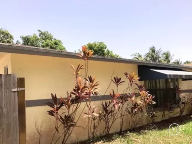 Продажа дома по адресу 251 SW 16TH Street - фото 9272732