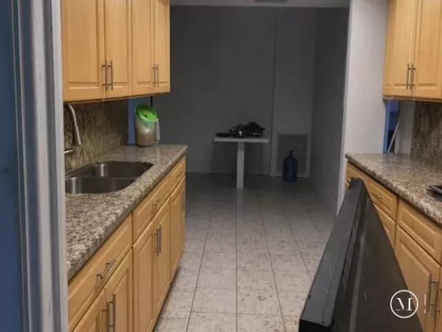 Продажа дома по адресу 251 SW 16TH Street - фото 9272735