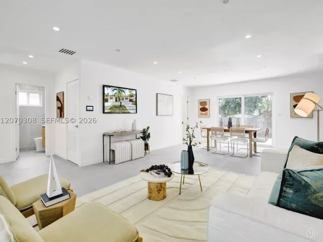 Продажа дома по адресу 2380 NE 184th Ter - фото 9272786