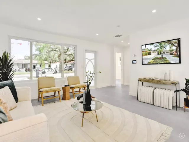 Продажа дома по адресу 2380 NE 184th Ter - фото 9272788