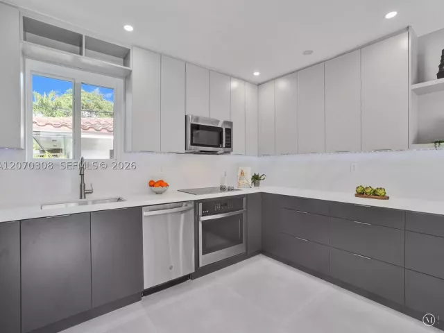Продажа дома по адресу 2380 NE 184th Ter - фото 9272797