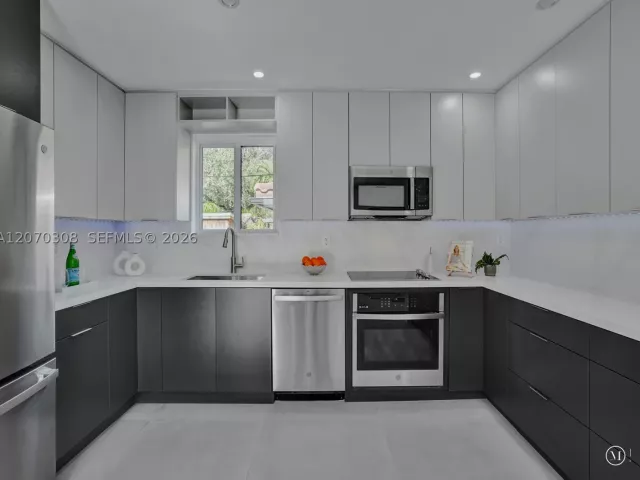 Продажа дома по адресу 2380 NE 184th Ter - фото 9272798