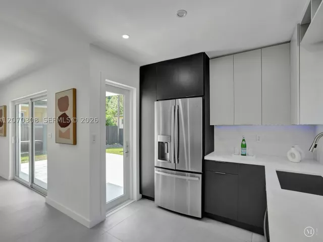 Продажа дома по адресу 2380 NE 184th Ter - фото 9272799