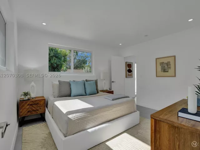 Продажа дома по адресу 2380 NE 184th Ter - фото 9272806