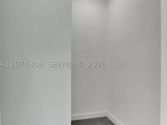 Продажа дома по адресу 2380 NE 184th Ter - фото 9272812