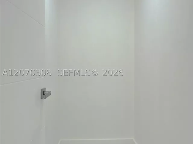 Продажа дома по адресу 2380 NE 184th Ter - фото 9272815