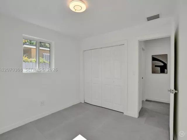 Продажа дома по адресу 2380 NE 184th Ter - фото 9272820