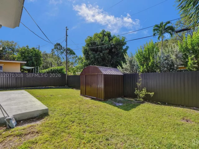 Продажа дома по адресу 2380 NE 184th Ter - фото 9272825