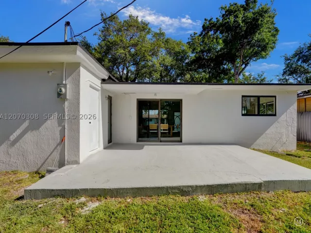 Продажа дома по адресу 2380 NE 184th Ter - фото 9272827