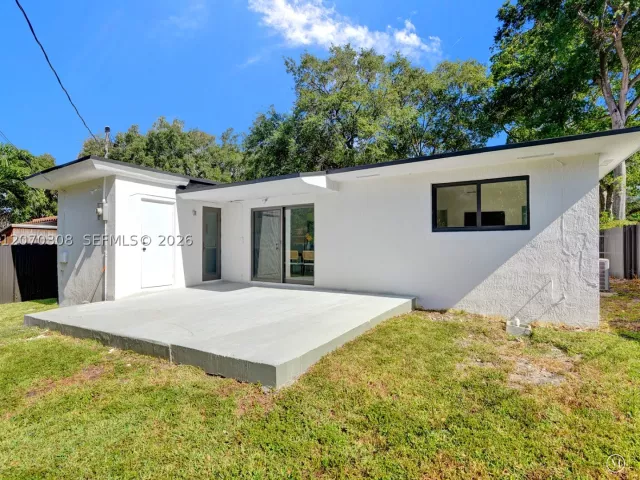 Продажа дома по адресу 2380 NE 184th Ter - фото 9272828