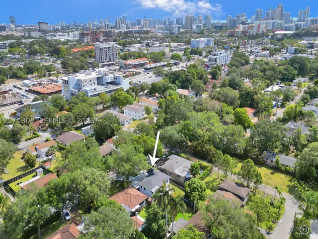 Продажа дома по адресу 2380 NE 184th Ter - фото 9272833