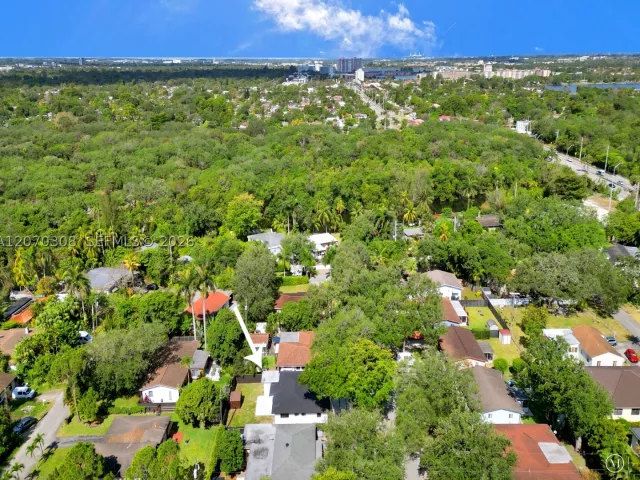 Продажа дома по адресу 2380 NE 184th Ter - фото 9272836