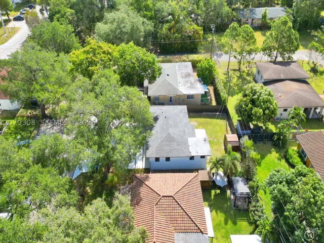 Продажа дома по адресу 2380 NE 184th Ter - фото 9272841