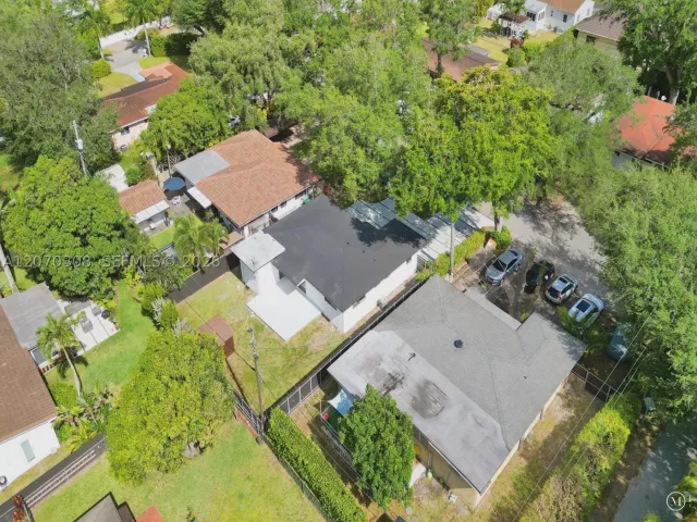 Продажа дома по адресу 2380 NE 184th Ter - фото 9272844