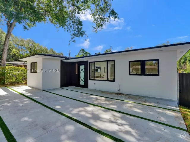 Продажа дома по адресу 2380 NE 184th Ter - фото 9272783