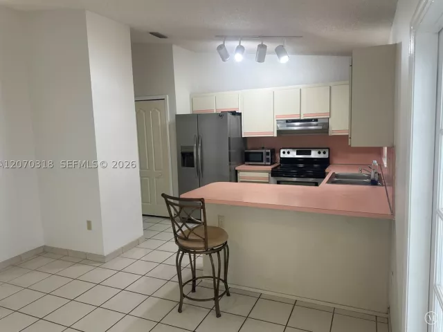 Продажа дома по адресу 13280 SW 40th Ter - фото 9280003