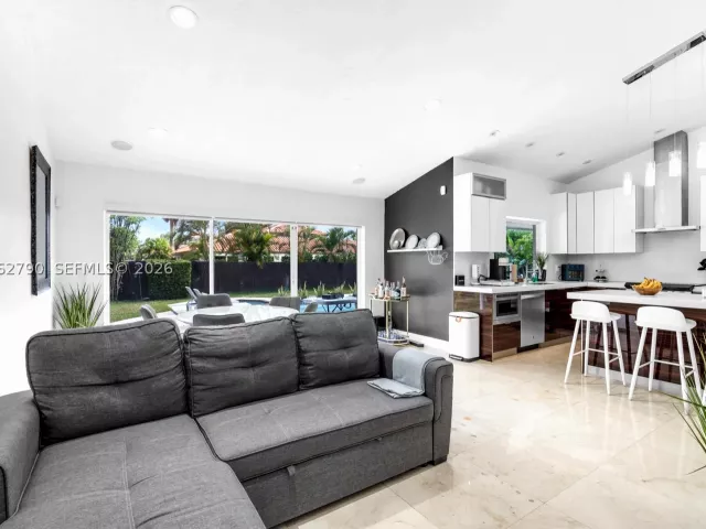 Продажа дома по адресу 12231 SW 103rd Ter - фото 9274839