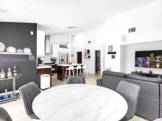 Продажа дома по адресу 12231 SW 103rd Ter - фото 9274842