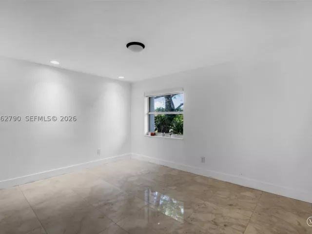 Продажа дома по адресу 12231 SW 103rd Ter - фото 9274854