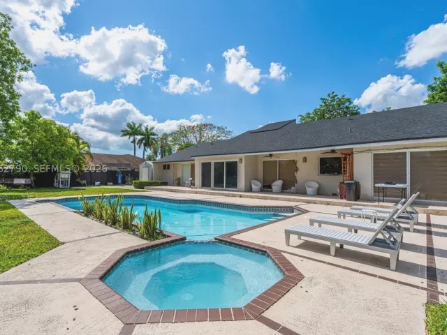 Продажа дома по адресу 12231 SW 103rd Ter - фото 9274863