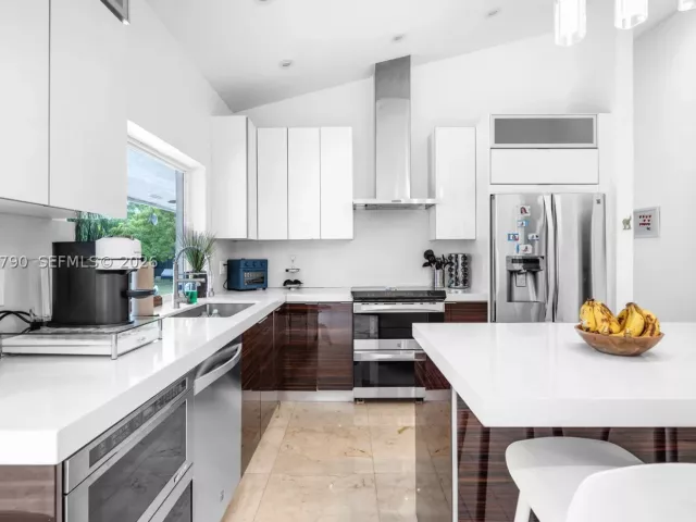 Продажа дома по адресу 12231 SW 103rd Ter - фото 9274837