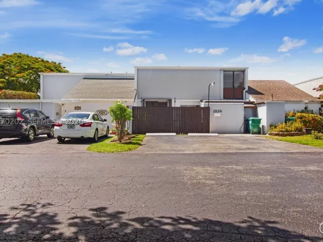 Продажа дома по адресу 2524 SW 122nd Ct - фото 9274870