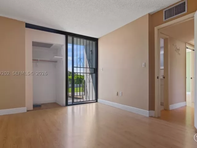Продажа дома по адресу 2524 SW 122nd Ct - фото 9274874