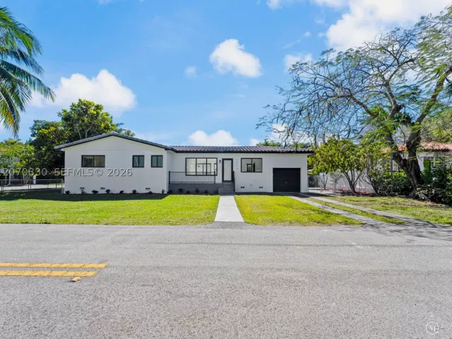 Продажа дома по адресу 2500 SW 23rd Ter - фото 9274224