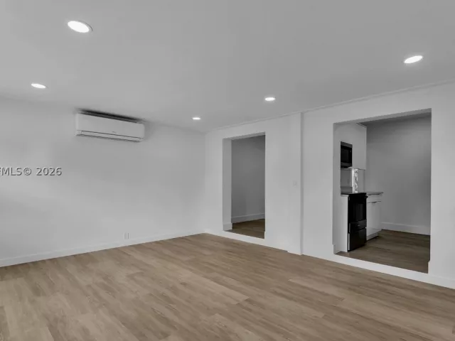 Продажа дома по адресу 4840 SW 5th Ter - фото 9278363
