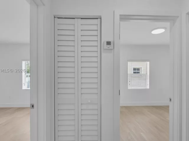 Продажа дома по адресу 4840 SW 5th Ter - фото 9278365