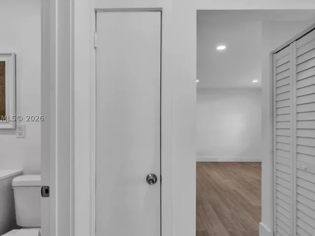 Продажа дома по адресу 4840 SW 5th Ter - фото 9278368